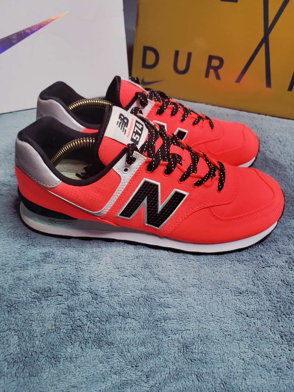 New Balance 574 Vivid Coral / White Mint  (Style Code Wl574wr2 Womens Size 12